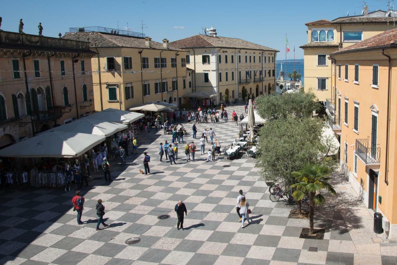 In Piazza Appartamento Con Vista Lazise Exterior foto